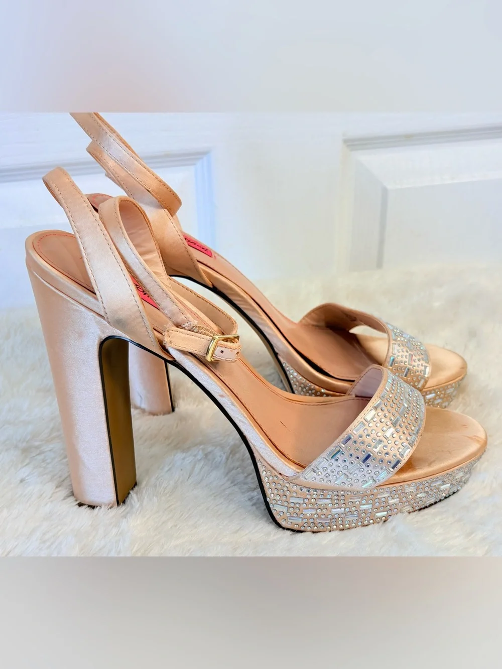 Betsey Johnson gorgeous betsey